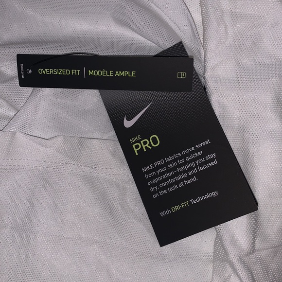 NWT Nike DRI-FIT Hoodie - Picture 8 of 9